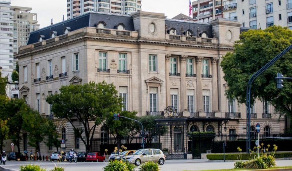 110712-amenaza-de-bomba-en-la-embajada-de-israel-y-estados-unidos-en-buenos-aires