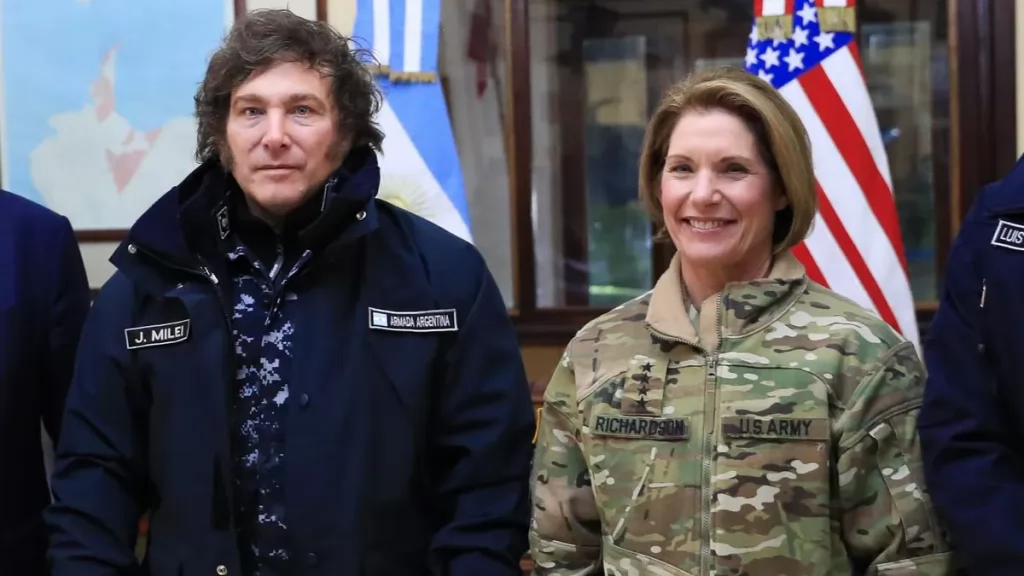 javier-milei-la-jefa-del-comando-sur-eeuu-un-acto-ushuaia-anunciar-la-nueva-asociacion-estrategica-y-la-construccion-conjunta-un-puerto-y-base-logistica-antartica-foto-presidenciajpg