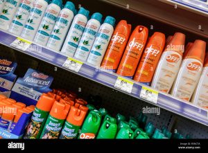 miami-florida-florida-city-walgreens-farmacia-farmacia-farmacia-cadena-producto-mostrar-marca-insecto-repelente-spray-apagado-mostrar-venta-estantes-fl0909-r5ncta
