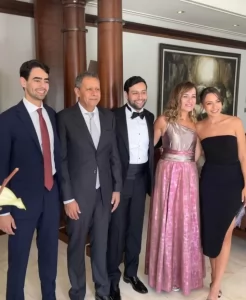 gabriela-arias-uriburu-con-imad-shaban-y-sus-hijos-720x877