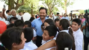 98904-gustavo-saenz-habilito-en-oran-un-nuevo-sector-de-juegos-en-plaza-general-pizarro