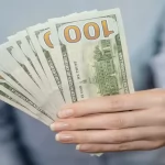 Cronista    /Vuelve el carry trade con un dólar que se desploma por debajo de $ 1200