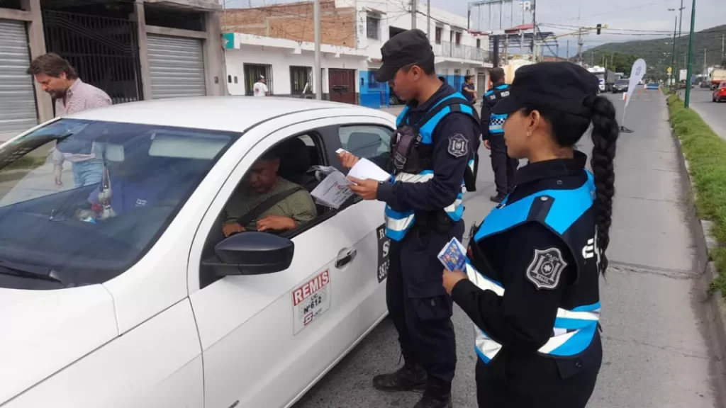 99692-seguridad-vial-intensifica-las-jornadas-de-concientizacion-y-fiscalizacion-a-conductores-de-la-capital