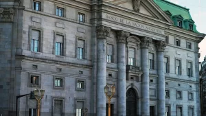 2025-02-20_12-20-el-banco-nacion-seguira-siendo-estatal-pero-ahora-podra-operar-en-la-bolsa