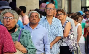 2025-03-26_12-01-el-gobierno-oficializo-los-aumentos-de-jubilaciones-y-pensiones-para-abril-960x591