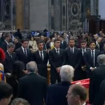A24   /Último adiós: cuatro jugadores de la Selección Argentina fueron a despedir al Papa Francisco
