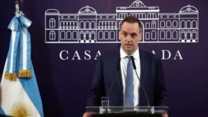 2025-05-14_11-38-el-gobierno-eliminara-por-completo-los-aranceles-a-la-importacion-de-celulares-televisores-y-consolas-de-videojuegos