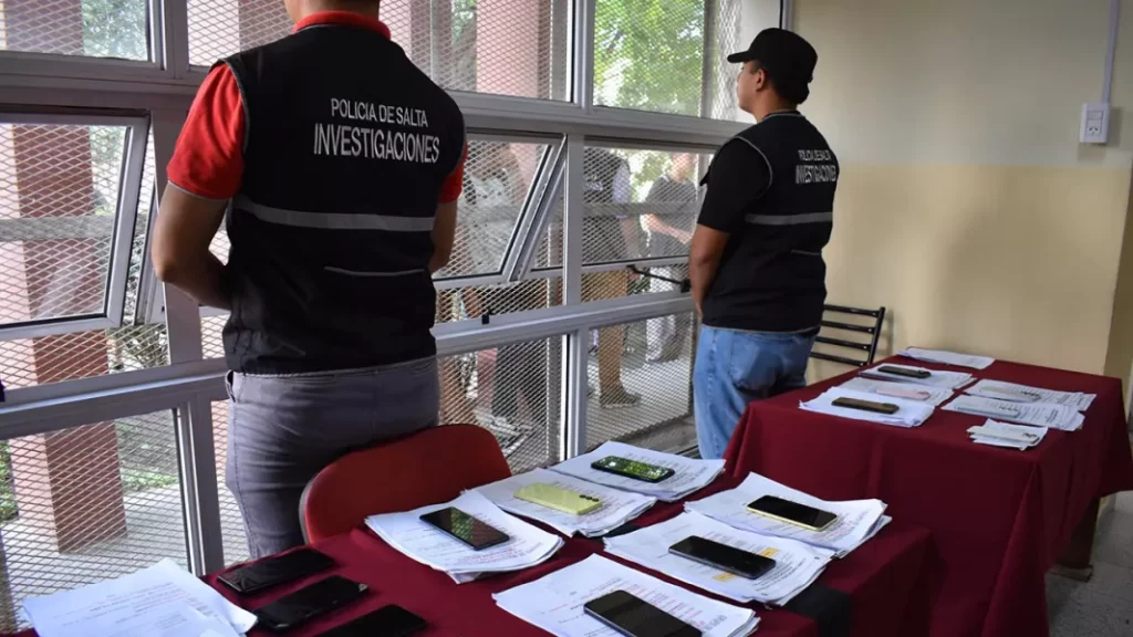 105815-la-policia-de-salta-restituyo-mas-de-30-celulares-sustraidos-a-sus-duenios-en-lo-que-va-de-enero