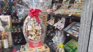 2026-04-03_12-24-con-los-huevos-por-el-piso