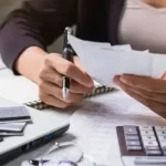 Perfil    / Endeudamiento: 6 de cada 10 hogares recurren a créditos no bancarios y aumenta la morosidad