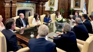 javier-milei-encabezo-nueva-reunion-gabinete-la-casa-rosada-foto-archivo-presidenciawebp
