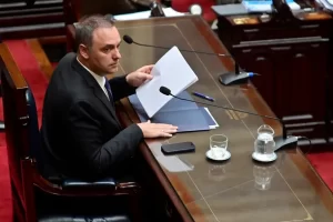 manuel-adorni-descarto-su-renuncia-estoy-aca-dando-la-cara