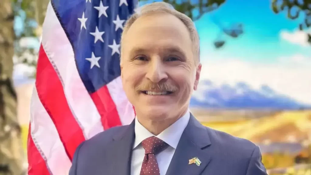 peter-lamelas-20250918-2101932
