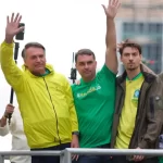 Perfil   / El clan Bolsonaro: por qué Jair eligió a su hijo Flávio en lugar de a Carlos, Eduardo o su esposa Michelle